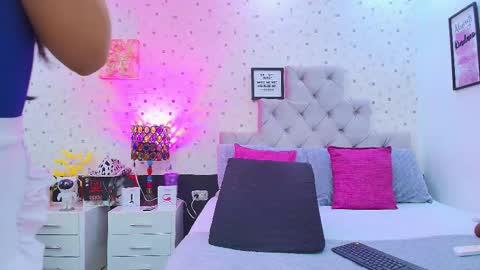 Julieta Reyes   online show from 11-21-25, 02:38