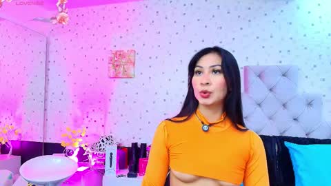 Snapshot of jullietareyes chatting on 03-18-26, 11:57 Julieta Reyes online show from 03-18-26, 11:57