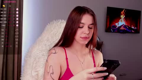 Julia online show from 02-25-25, 07:09