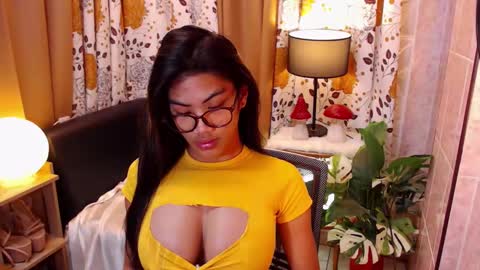 Snapshot of jullimiller chatting on 02-17-25, 10:18 jullimiller online show from 02-17-25, 10:18