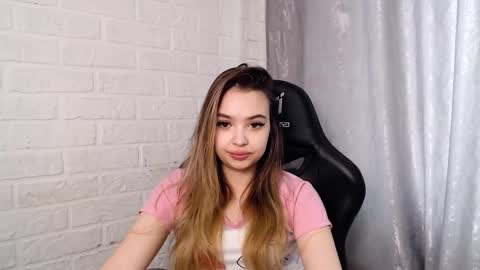 Snapshot of jullymood chatting on 03-20-26, 09:36 DoubleCherry online show from 03-20-26, 09:36
