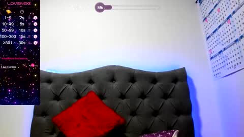 Snapshot of julya_smith_69 chatting on 12-19-24, 05:18 Julya Smith online show from 12-19-24, 05:18