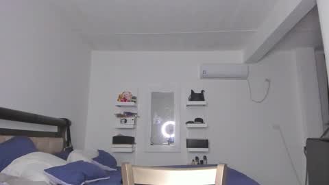 Snapshot of jump_rabbit_ chatting on 11-16-25, 06:08 jessica online show from 11-16-25, 06:08