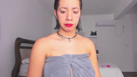 Snapshot of jump_rabbit_ chatting on 11-18-25, 05:34 jessica online show from 11-18-25, 05:34