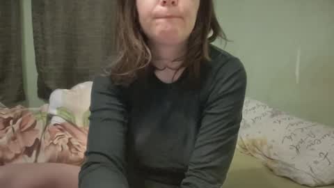 Snapshot of juna_cute chatting on 03-05-25, 02:03 Juna inclusive online show from 03-05-25, 02:03