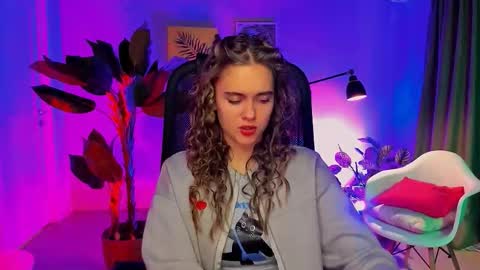 junewoods online show from 11-22-25, 10:25