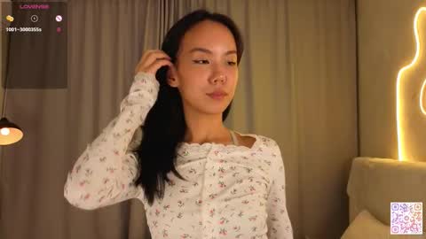 Bella online show from 10-22-25, 06:07