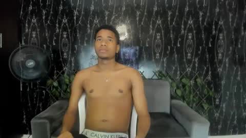 Snapshot of juniorhot07 chatting on 09-19-25, 07:43 juniorhot07 online show from 09-19-25, 07:43