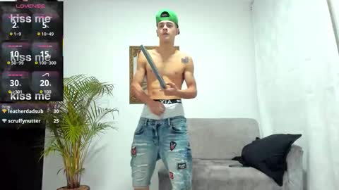 Snapshot of juniormorris_ chatting on 11-19-25, 11:16 Junior online show from 11-19-25, 11:16