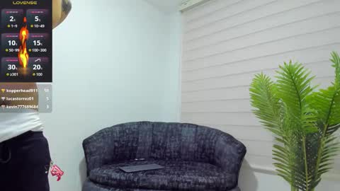 Snapshot of juniormorris_ chatting on 03-17-26, 01:32 Junior online show from 03-17-26, 01:32