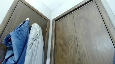 Dave online show from 11-22-25, 05:34