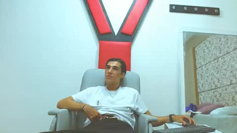 Jupiter online show from 10-17-25, 06:43