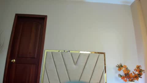 Snapshot of jupiterfoxxxx chatting on 04-22-26, 12:46 Jupiter Fox online show from 04-22-26, 12:46