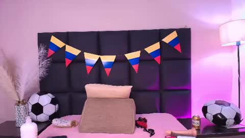 Snapshot of jupiterfoxxxx chatting on 06-18-26, 12:55 Jupiter Fox online show from 06-18-26, 12:55