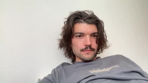 just_a_guy_with_a_big_cock online show from 06-05-26, 01:17