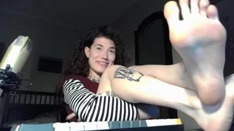 Snapshot of just_curly_ginger chatting on 05-27-26, 06:49 Ginger Curly online show from 05-27-26, 06:49