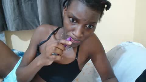 Snapshot of just_ebonee chatting on 10-29-25, 06:15 just ebonee online show from 10-29-25, 06:15