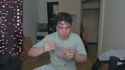 Edwins online show from 06-15-26, 05:59