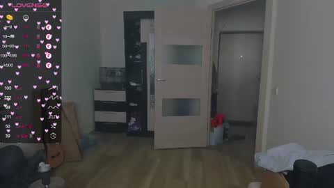 Edwins online show from 06-19-26, 04:11