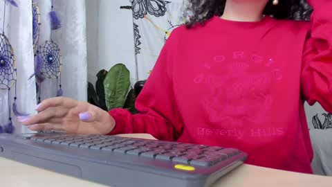 Snapshot of just_katiex chatting on 02-06-25, 12:43 Sofia online show from 02-06-25, 12:43