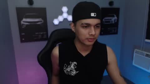 Snapshot of justagamerxxx chatting on 09-19-25, 04:51 Rhys online show from 09-19-25, 04:51