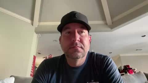 Snapshot of justfitnfun chatting on 12-17-24, 03:28 justfitnfun online show from 12-17-24, 03:28