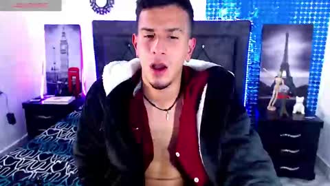 Snapshot of justin_melendez chatting on 01-06-25, 08:03 JUSTIN online show from 01-06-25, 08:03