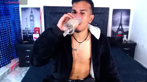 Snapshot of justin_melendez chatting on 02-12-25, 04:54 JUSTIN online show from 02-12-25, 04:54