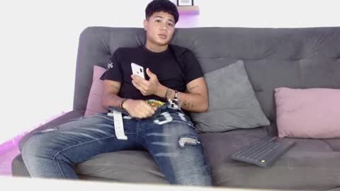 Snapshot of justin_roi chatting on 03-05-25, 12:44 Jestin online show from 03-05-25, 12:44