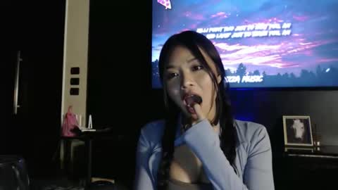 Justina Redds online show from 09-26-25, 01:26