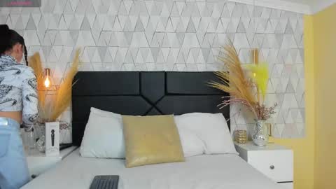 Snapshot of justineperry chatting on 03-14-26, 04:18 Justine online show from 03-14-26, 04:18