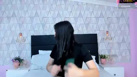 Justine online show from 06-15-26, 04:58