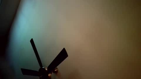 Snapshot of justinnorthwood chatting on 04-25-26, 01:41 JustinNorthwood online show from 04-25-26, 01:41