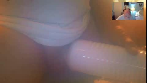 Snapshot of justjohn1012000 chatting on 10-21-25, 12:06 justjohn online show from 10-21-25, 12:06