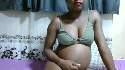 Snapshot of justlhot chatting on 01-21-25, 10:51 Justlhot online show from 01-21-25, 10:51