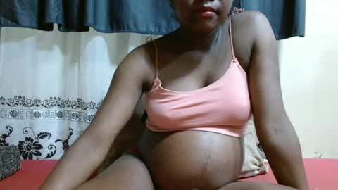 Snapshot of justlhot chatting on 02-28-25, 04:10 Justlhot online show from 02-28-25, 04:10