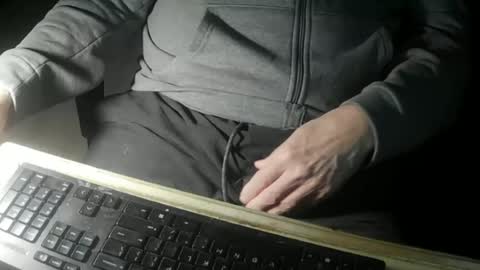 Snapshot of justme39057 chatting on 05-28-26, 03:42 Justme39057 online show from 05-28-26, 03:42