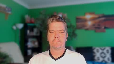 Snapshot of justme_19830331 chatting on 06-06-26, 09:03 Justme online show from 06-06-26, 09:03