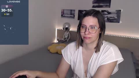 Julie online show from 01-12-25, 05:34