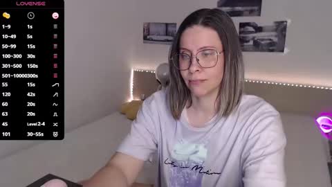 Julie online show from 05-06-26, 04:12