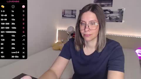 Julie online show from 05-08-26, 04:07