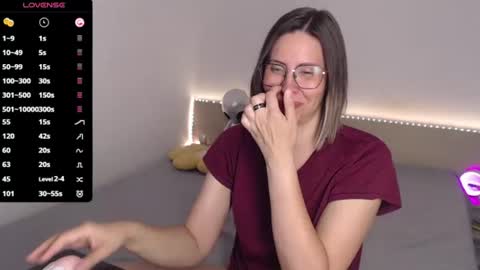 Julie online show from 06-18-26, 03:51