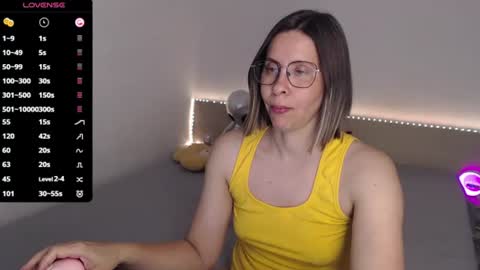 Julie online show from 06-18-26, 03:38