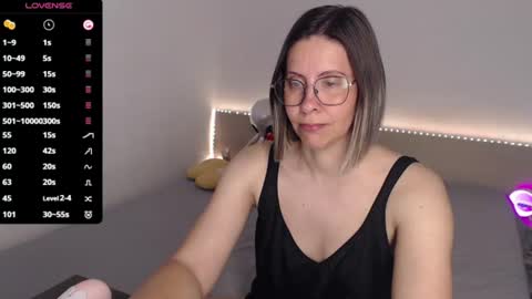 Julie online show from 06-19-26, 03:55