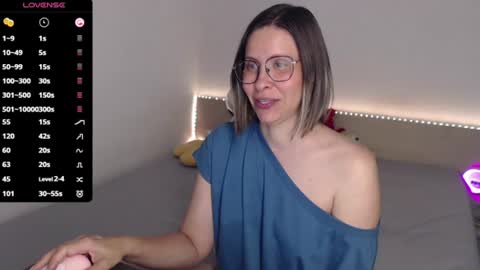 Julie online show from 06-23-26, 04:05