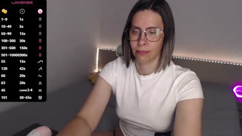 Julie online show from 06-26-26, 03:55
