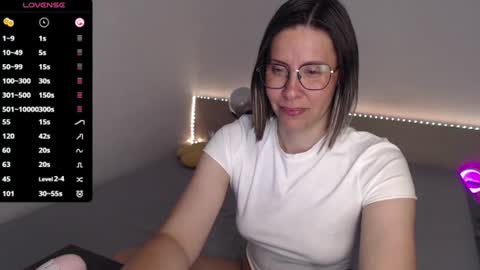 Julie online show from 06-26-26, 04:00