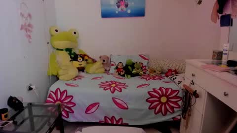 Snapshot of justmia_ chatting on 02-28-25, 01:37 Mia online show from 02-28-25, 01:37