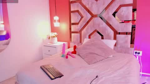 Snapshot of justmia_ chatting on 04-16-26, 12:55 Mia online show from 04-16-26, 12:55
