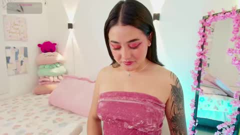 Snapshot of justonecute chatting on 09-23-25, 02:14 Emy online show from 09-23-25, 02:14